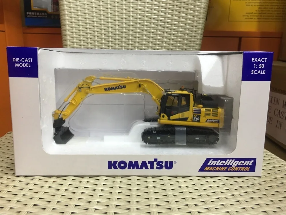 Коллекционная UH8123 1:50 Komatsu PC210LCi 11 IMC издание Гидравлический Экскаватор