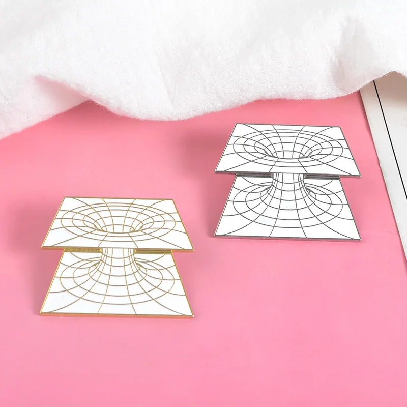 

Geometric warp 3D visual trap needle gold silver metal enamel pin brooch art badge badge backpack denim jacket brooch