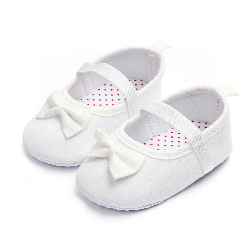 Новое поступление; детская обувь для новорожденных; детская обувь принцессы с вышивкой и бантом на мягкой нескользящей подошве для маленьких девочек