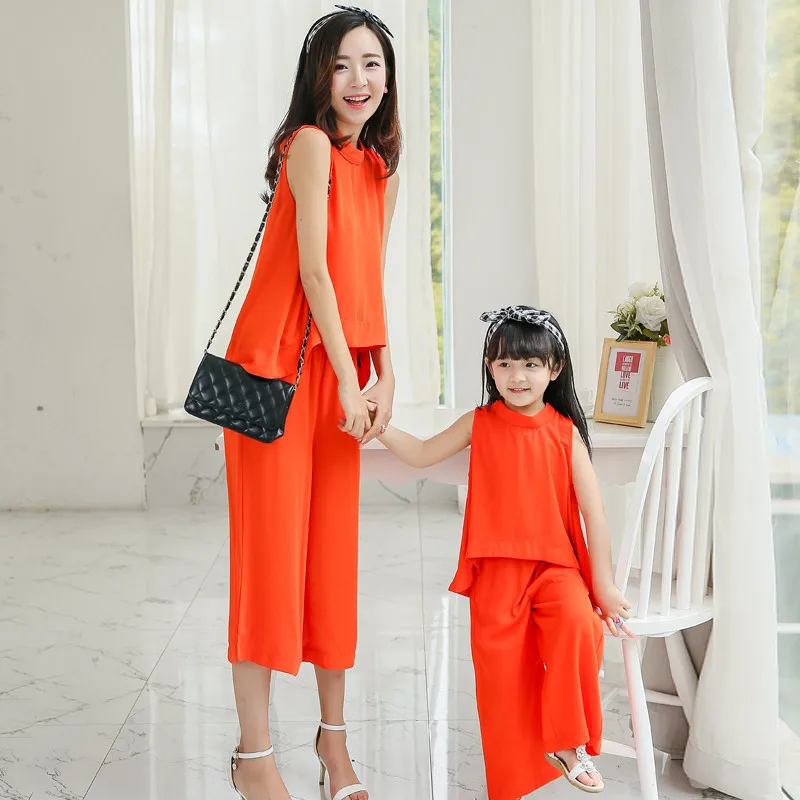 Summer Chiffon Tracksuit For Women 2016 Matching Mother And Daughter Clothes Sleeveless Lace Tops Pants Set Family Look Clothing (21)