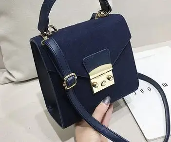 

2018 new wild single shoulder slung portable fashion lock buckle matte small square bag.