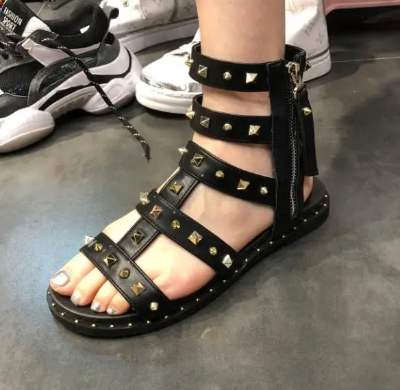 

BONJEAN Summer High Quality Leather Sandals for Woman Open Toe Rivets Studded Gladiator Shoes Side Zip Cutouts Flat Shoes Black