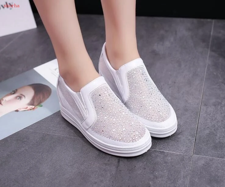 trendy platform sneakers