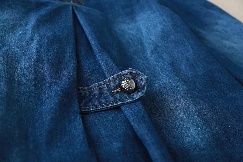Джинсовое пальто Весенняя женская короткая куртка 2019 Осенняя модная новинка большого размера тонкая дамская куртка двубортная Свободная