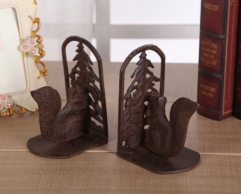 Pair of Squirrel Cast Iron Bookends Book Ends Antique Metal Bookend