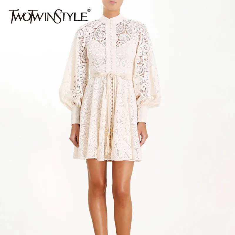 Ceny TWOTWINSTYLE lato drążą kobiety sukienka stanąć kołnierz latarnia rękawem wysokiej gorset Mini sukienki kobiet mody 2019 nowy