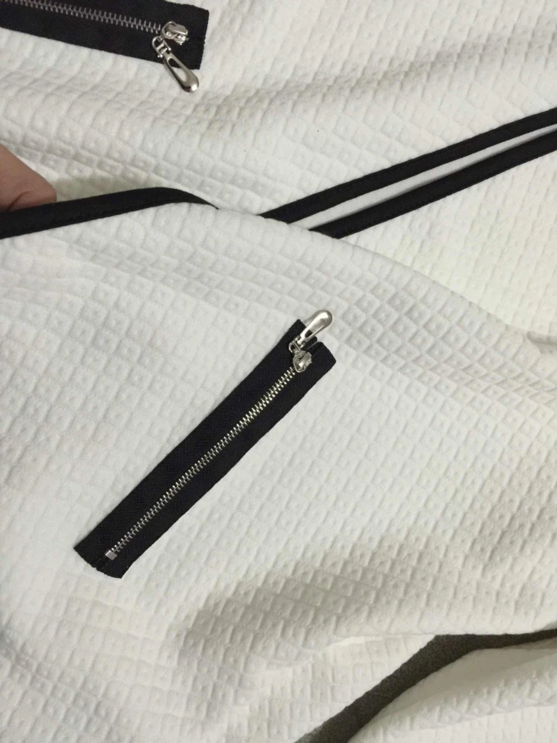 3906205786_1677996602