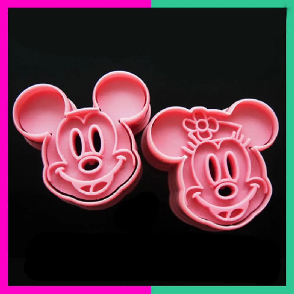 

Cake decorating tools Mickey/Minnie Fondant Cake Cookie Decorating Sugarcraft Mold Plunger Cutter 2pcs