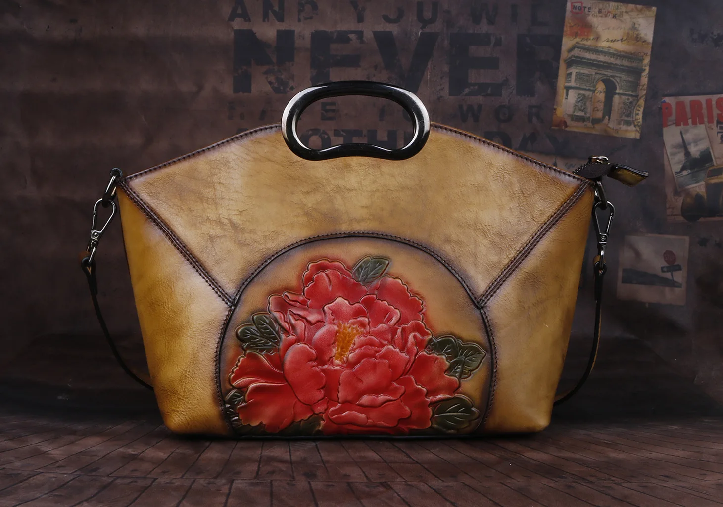 

2019 High Quality Cowhide Reengraving Handbrush Chinese Fashion Handbag Shoulder Bag