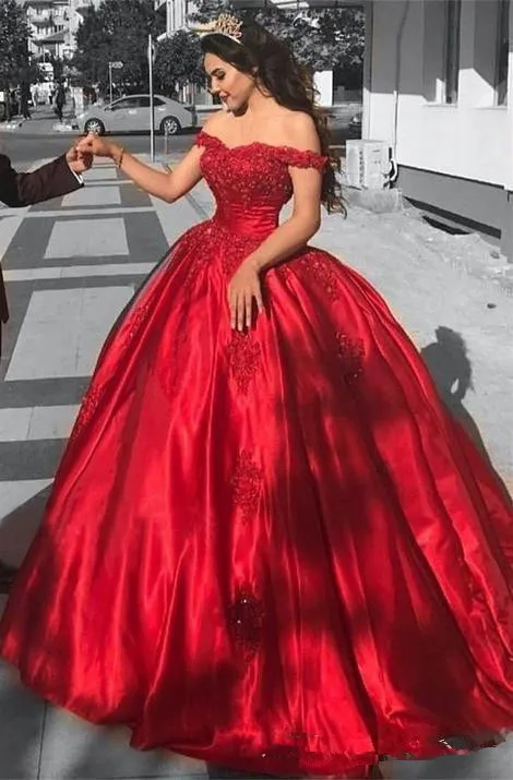 

Off the Shoulder Red Prom Dresses Long 2019 vestidos de gala Cheap Bead Lace Formal Evening Gowns Quinceanera Sweet 16 Dress