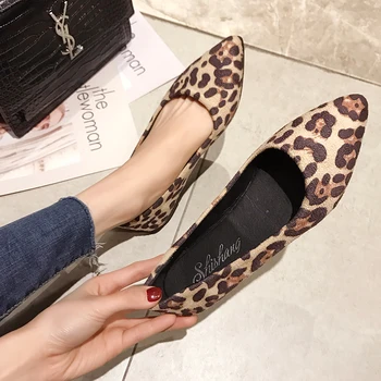 

2019 spring new pointed leopard loafers wild Korean version of the shallow mouth flat shoes.