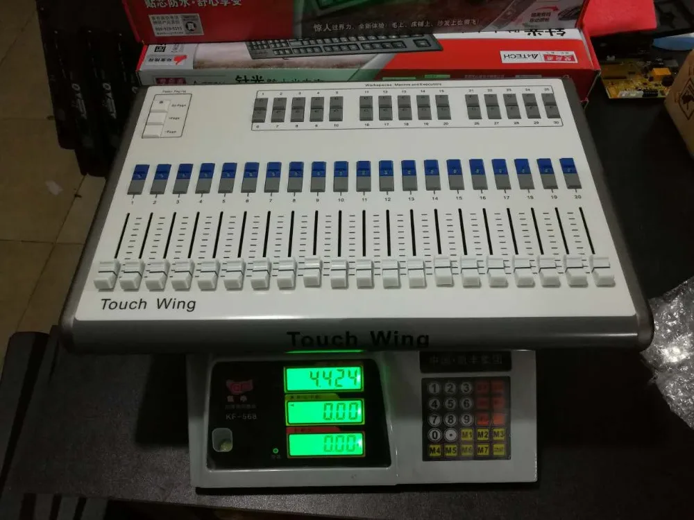 

Tiger Touch Fader Wing dmx lighting console touchwing moving head dj lights controller with flight case