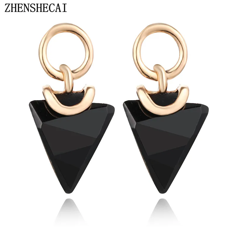 

New Fashion Jewelry Triangle Stud Earring For Women Simple Design Black color earring Gift Girls Brincos Statement Ear Jelwelry