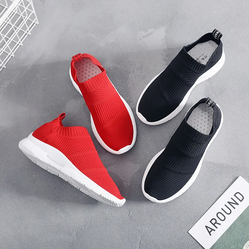 

2019 spring new comfortable simple solid color mesh breathable casual shoes women soft and comfortable wild flat shoes.