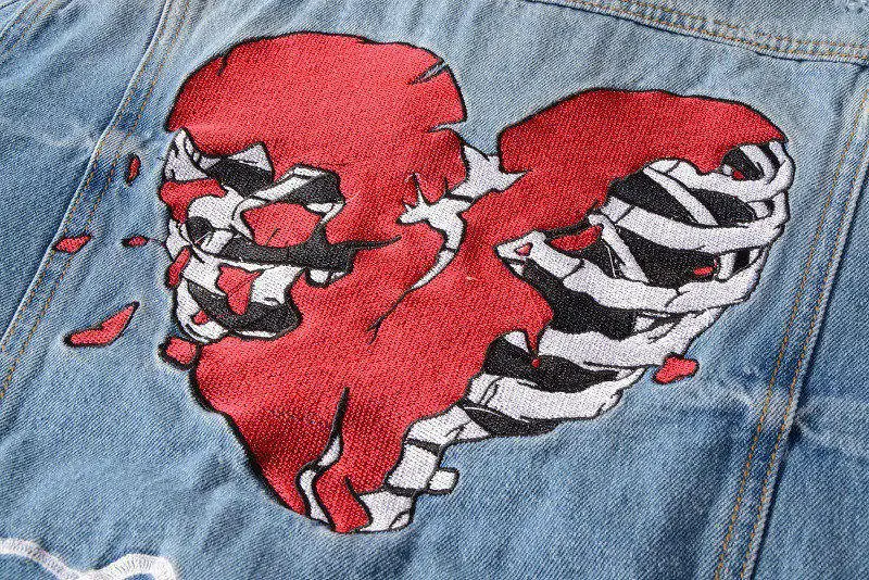 Mcikkny Fashion Men's Ripped Denim Jackets Skull Heart Embroidery Jean Jackets Retro Style Streetwear Coats For Male Size M-4XL  (3)