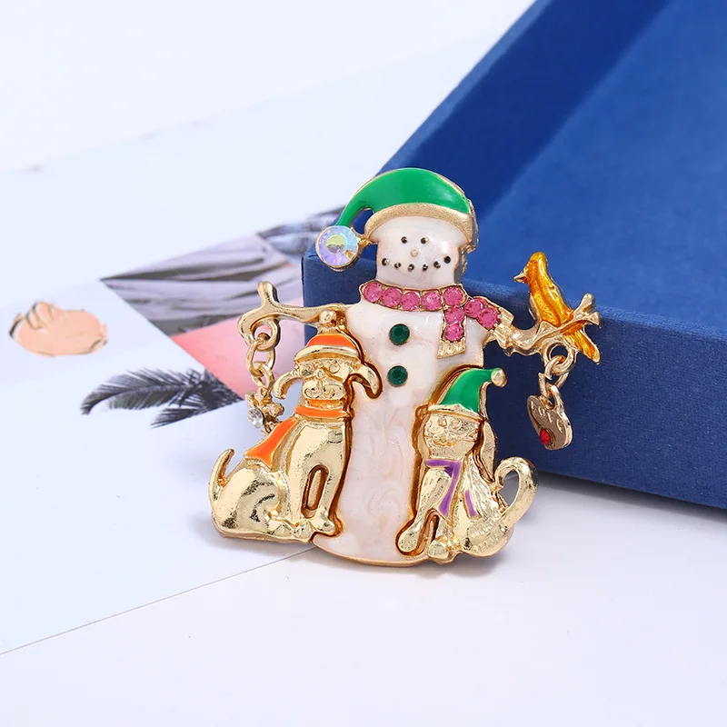 Cute Snowman Brooches Girls Christmas Pins Alloy Metal Women Gifts For Women Lady Classical Fashion Sweater Decoration Pins