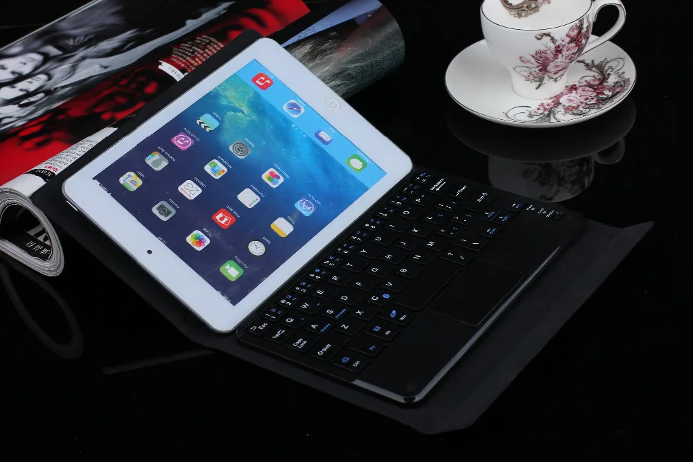 8," местный язык беспроводной бизнес Bluetooth клавиатура чехол для CHUWI Hi9 Pro Tablet PC, защитный чехол и 4 подарка