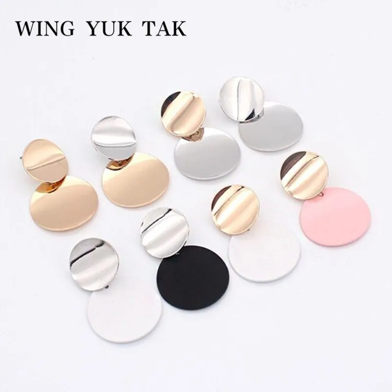 

wing yuk tak Vintage Metal Statement Earrings Round For Women Fashion Charming Gold Color Drop Earrings Girls Gift Party Jewelry