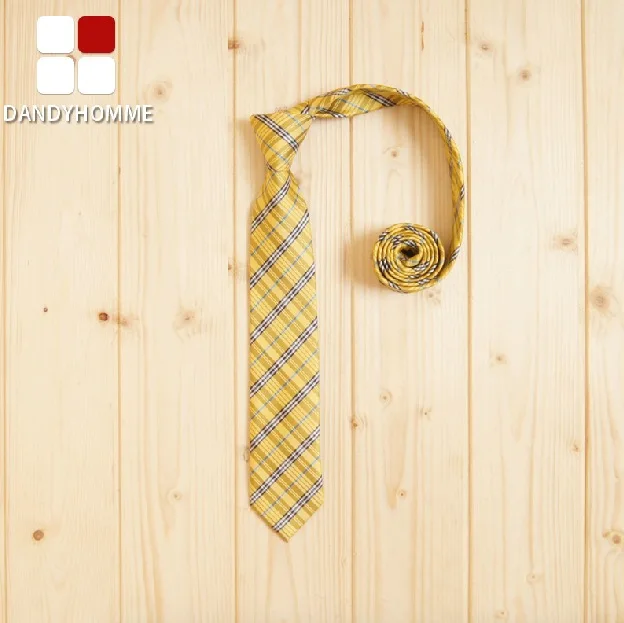 مدهش أوم جودة عالية 2015 الرجال الشتاء الأصفر منقوشة الزفاف أعمال الدعاوى العريس العلاقات العنق الكورية نمط الرجعية الشباب التعادل