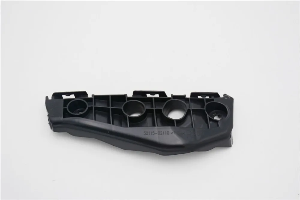 

1Pcs New Front Right Bumper Guide Mount Bracket For Toyota Corolla 2009