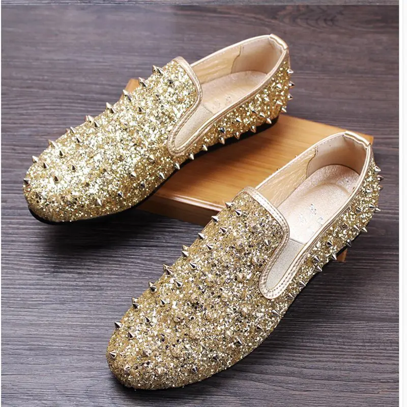 spike casual shoes