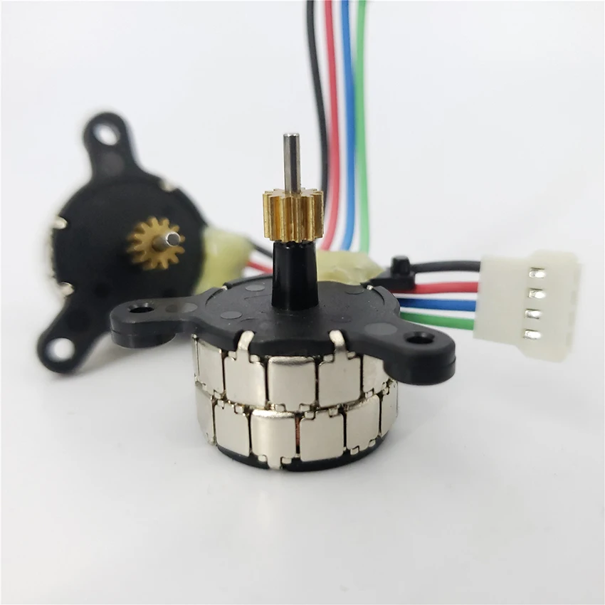 20 шаговый двигатель 2 фазы 4 линии 5V-10V Шестерни шаг угол 10 градусов корпус высота 13