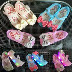 BABAYA mini милый галстук-бабочка для девочек Led сандалии, легкие ботинки летние девочки светящиеся сандалии девушки мигать сандалии 138