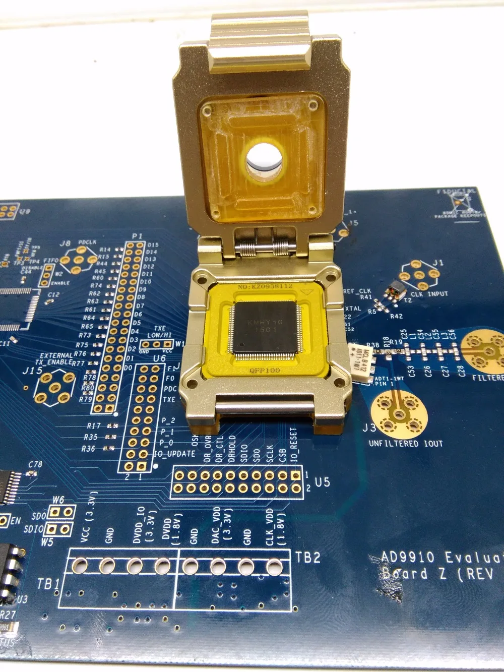 

QFP100 IC test fixture Pogopin Contact Type Clamshell Structure