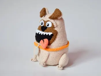 

crochet armigurumi rattle toy pug model number 929