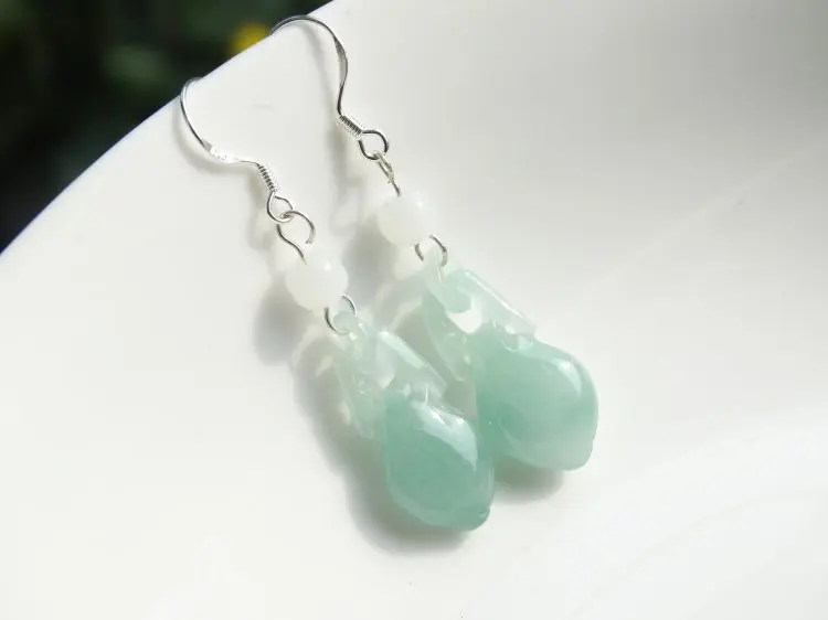 

Pure hand carved transparent green peace vase style earrings delicate women style