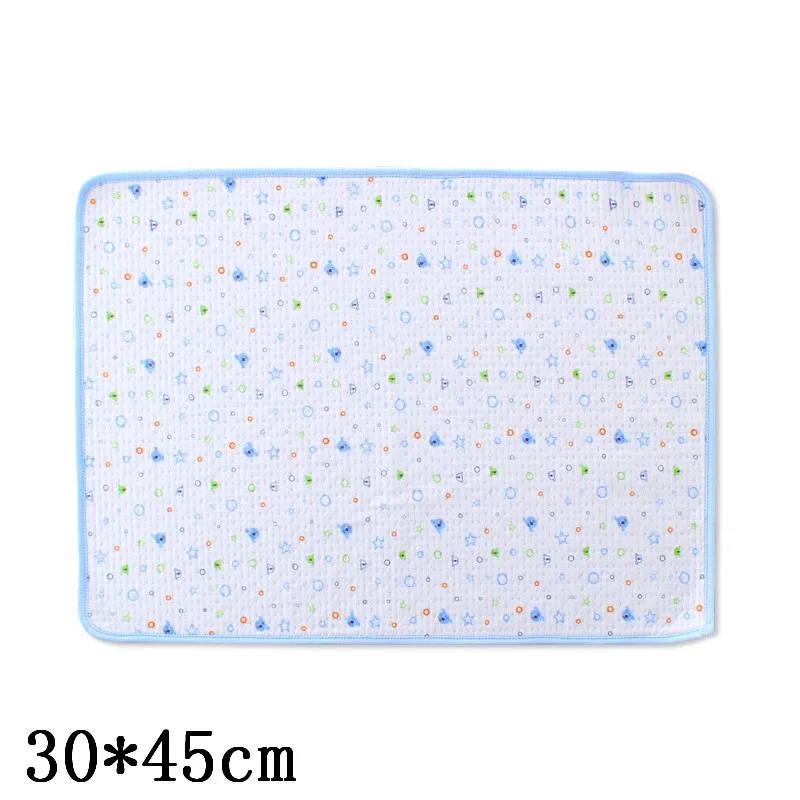 Blue Bear 30x35cm Детские Водонепроницаемый Лист Мочи пеленальные матрасики пусковая площадка мочи мультфильм многоразовые Младенческая Детская пеленка тканевый слюнявчик матрас матрасик для пеленания - Цвет: Blue Bear 30x35cm