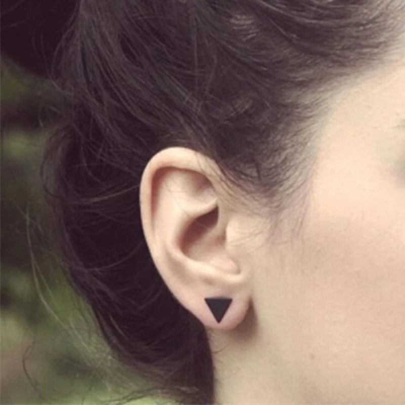

Europe and America Simple Small Triangle Geometric Stud Earrings Mini Temperament Earring Women Ear Charm Jewelry Gift MD004
