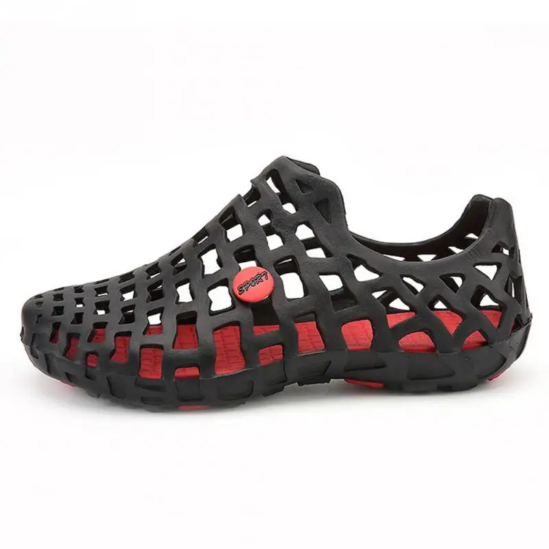 

Summer new breathable beach sandals couple hollow fashion comfortable and quick-drying garden hole shoes