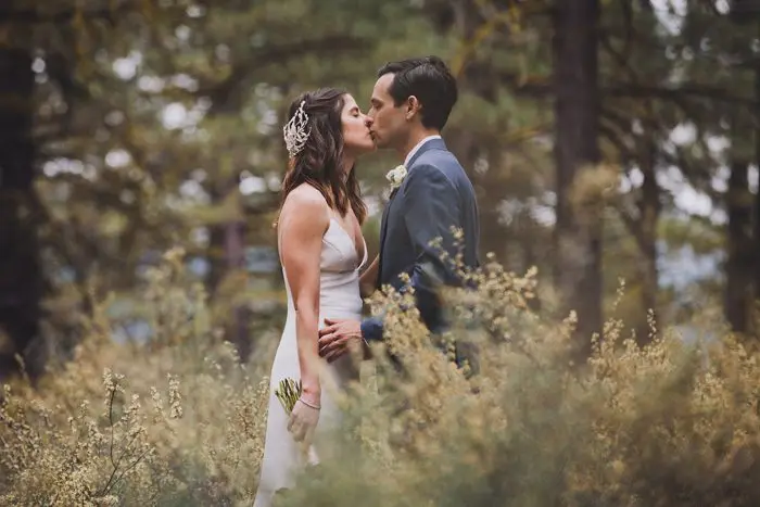organic-chalet-view-lodge-wedding-with-a-touch-of-mid-century-style-mandee-johnson-photography-80-700x467