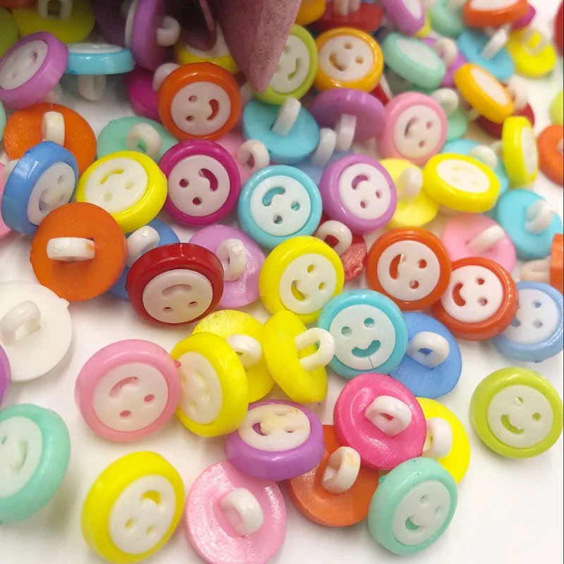 

100pcs Smile Face plastic Button DIY Craft Sewing accessory PT101