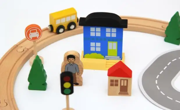 108 шт. транспортные средства, детские игрушки, совместимые с Томасом, Электрический поезд, модель, деревянный автомобиль, головоломка, строительный слот, рельсы, транзитная парковка
