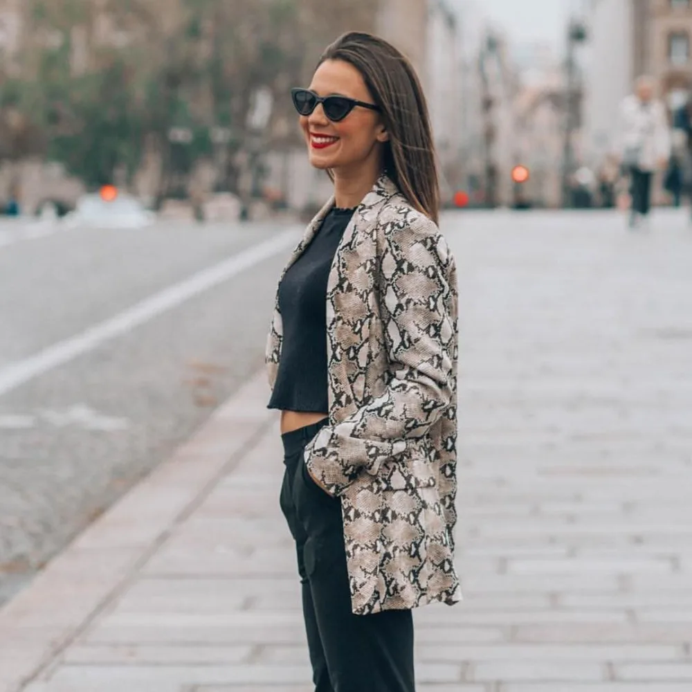 Women Vintage Snake Print Coats Turn down Collar Long Sleeve Coat Female Outerwear 2018 Fashion Casaco Feminine Jackets Women Vintage Snake Print Coats Turn down Collar Long Sleeve Coat Female Outerwear 2018 Fashion Casaco Feminine Jackets