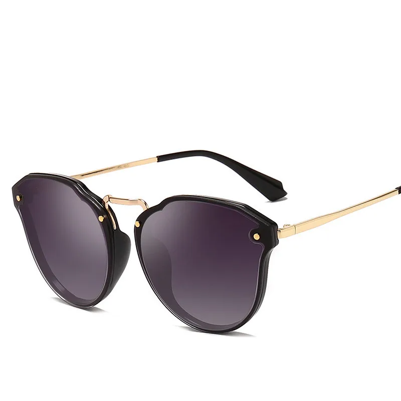 

Large Frame Gradient Color Lens Sunglasses Personality Fashion Metal Frame Rice Nail Decoration Male And Female Universal Models