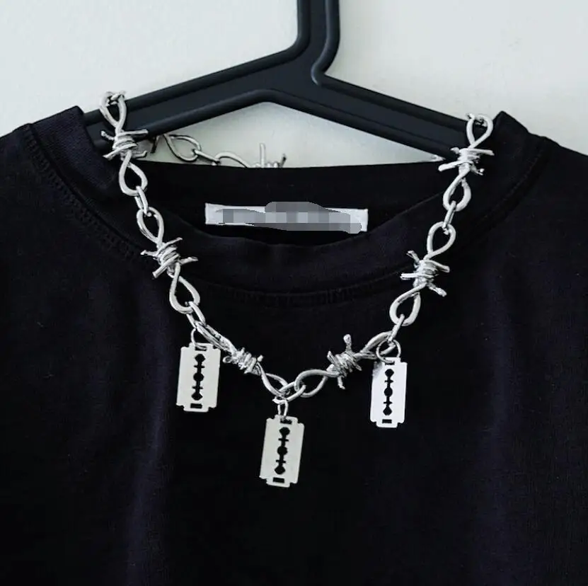 

2019 New Handmade Men Women Unisex Chain Thorns Spur Necklace Heavy Duty Padlock Choker Metal Collar