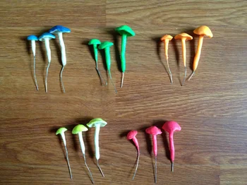 

3 pcs handmade crafts/miniature luminous mushrooms light in the dark //Christmas tree stickers/wreath/fairy garden/terrarium