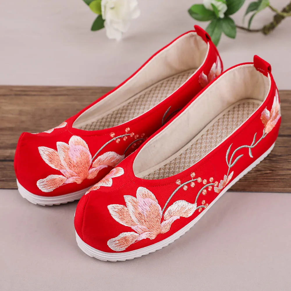 

Presale 2019 Hot Sell New Chinese National Style Embroidered Shoes Warped-head Hanfu Shoes Fenty Beauty Women Shoes Pumps Yu Yan