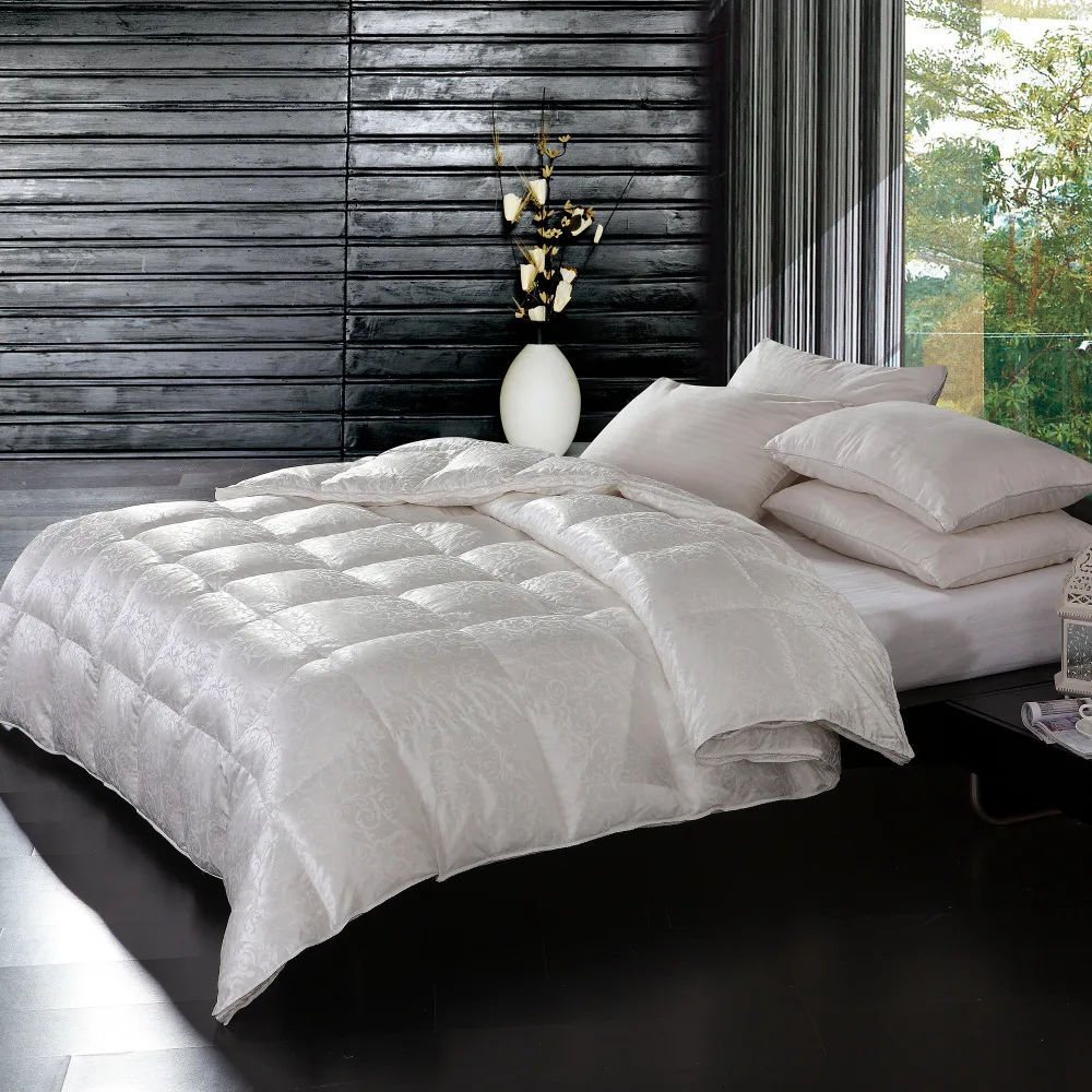 BEYOND 95 Goose Down Comforter Cotton/Silk Cozy Fabrics High Quality