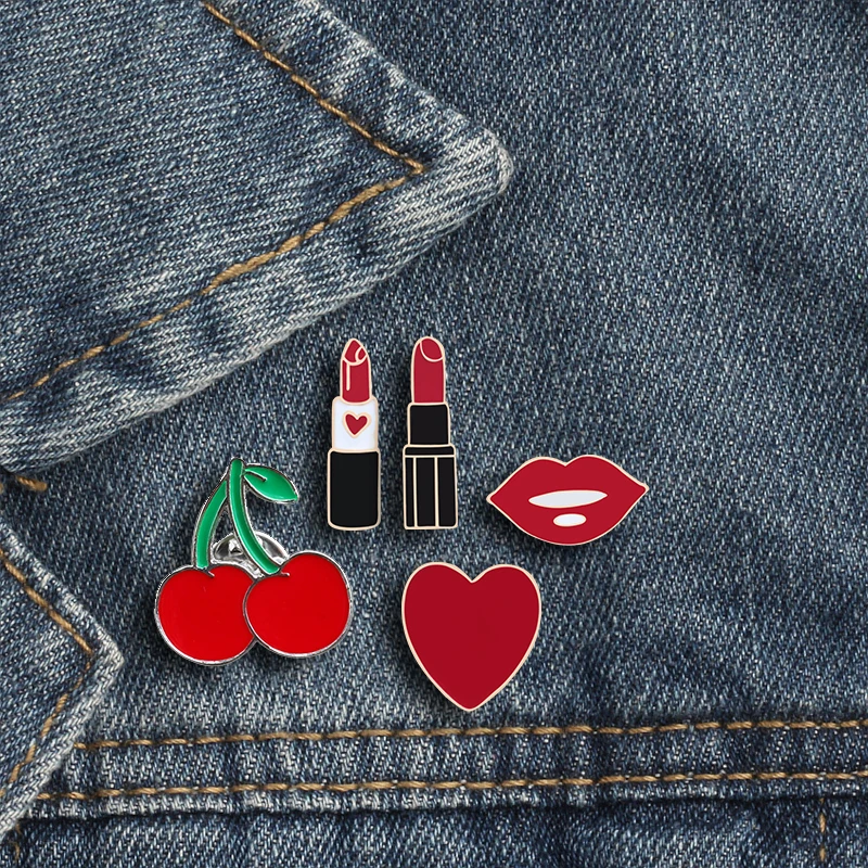 

Fashion Cartoon Brooch Red Lipsticks Cherry Heart Enamel Pins Women Corsage Dress Badges Make Up Jewelry Girl Accessories Gifts
