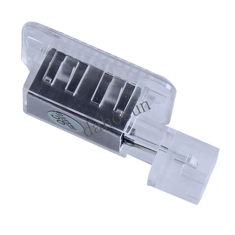 volvo-led-courtesy-light-dhs (6)