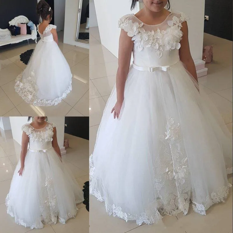 

White Tulle Flower Girl Dress with Lace Appliques Holy First Communion Gowns Belt Buttons Open Back Reasonable Price Custom Made