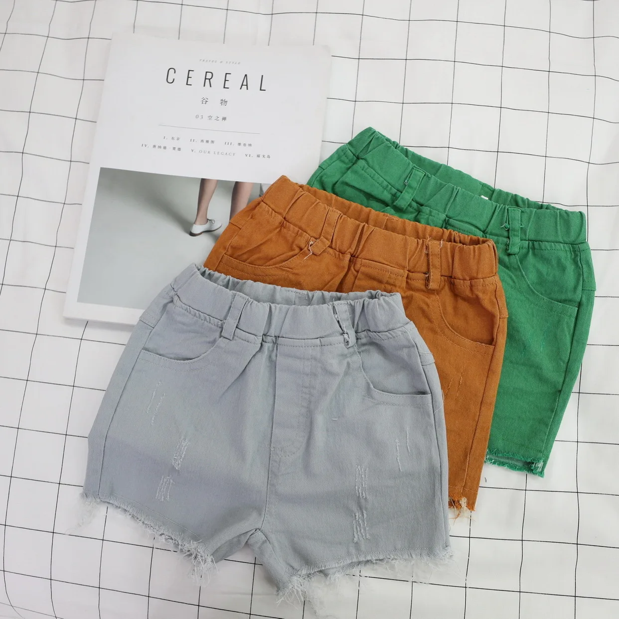 

Europe and the United States 2019 summer children's pants Korean version of the rainbow girls children's beach shorts