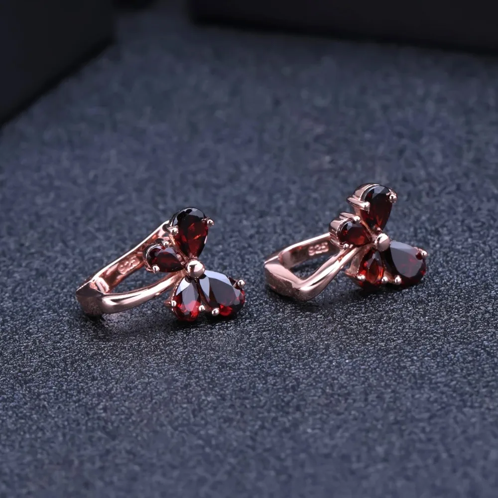Серьги гвоздики женские из серебра 925 пробы с натуральным красным гранатом