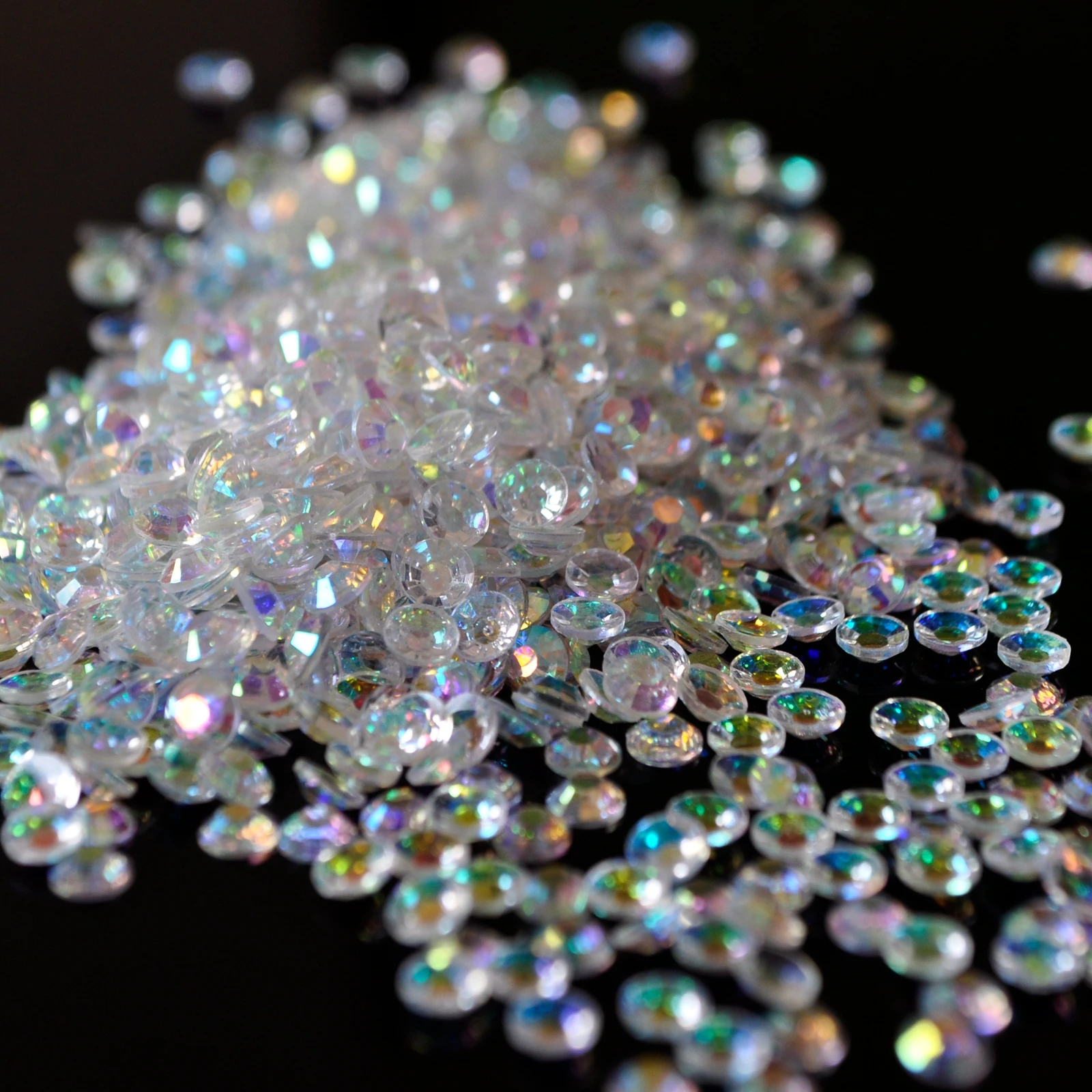 Про стразы. Украшения со стразами. Страз клеевой "preciosa" ss05 crystal 1. Маникюр со стразами сваровски. Стразы swarovski 4610 14*10.