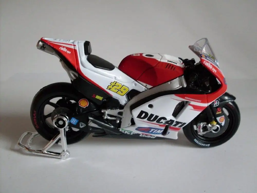 Maisto 1:18 Ducati Desmosedici GP15 Andrea Iannone № 29 Andrea Dovizioso № 4 мотоцикл велосипед Модель в коробке - Цвет: NO.29