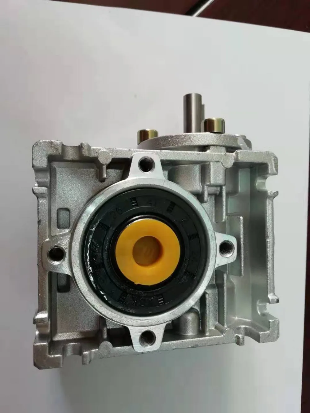 5:1-100:1 NRV40 shaft input worm gear reducer input hole 11mm output hole 18mm or 19mm hand crank turbine reducer